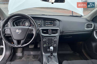 Хэтчбек Volvo V40 2013 в 