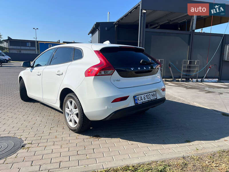 Хэтчбек Volvo V40 2013 в Киеве фото 5 Хэтчбек Volvo V40 2013 в Киеве