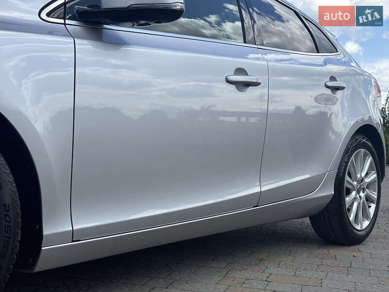 Хэтчбек Volvo V40 2014 в Стрые