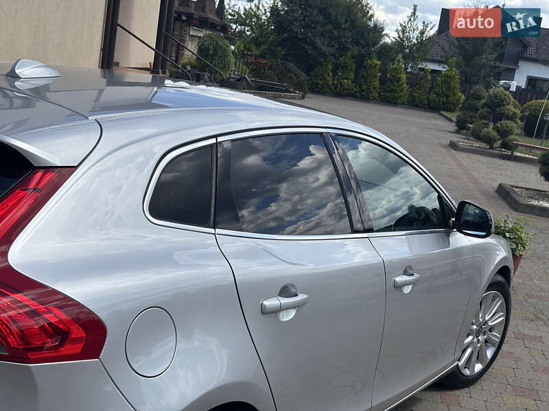 Хэтчбек Volvo V40 2014 в Стрые