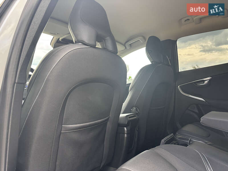 Хэтчбек Volvo V40 2014 в Стрые