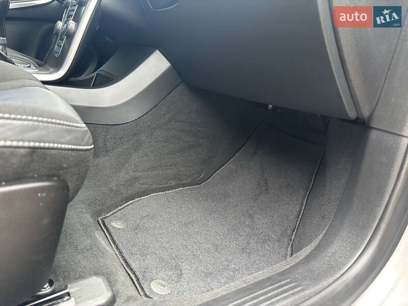 Хэтчбек Volvo V40 2014 в Стрые