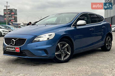 Volvo V40 2017