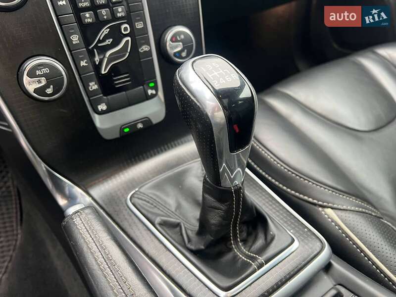 Хэтчбек Volvo V40 2017 в Львове фото 27 Хэтчбек Volvo V40 2017 в Львове