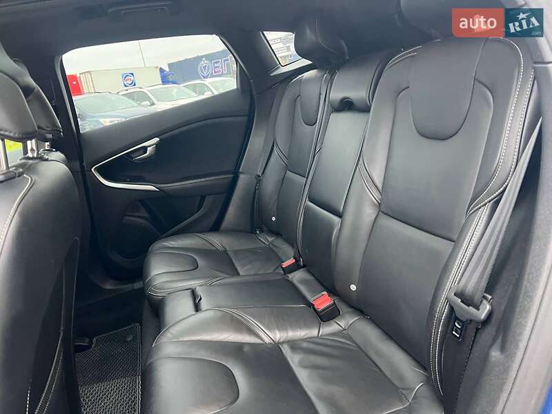 Хэтчбек Volvo V40 2017 в Львове фото 32 Хэтчбек Volvo V40 2017 в Львове