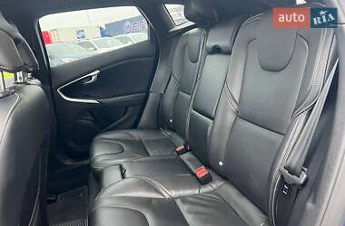 Хэтчбек Volvo V40 2017 в 