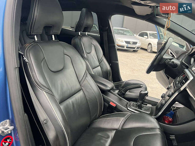Хэтчбек Volvo V40 2017 в Львове фото 36 Хэтчбек Volvo V40 2017 в Львове