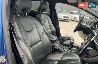 Хэтчбек Volvo V40 2017 в 