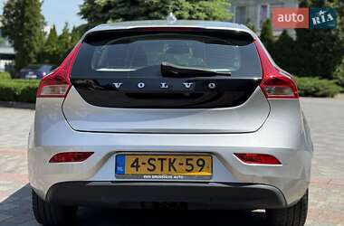 Хэтчбек Volvo V40 2013 в 