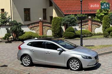 Хэтчбек Volvo V40 2013 в 