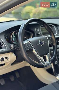 Хэтчбек Volvo V40 2013 в 