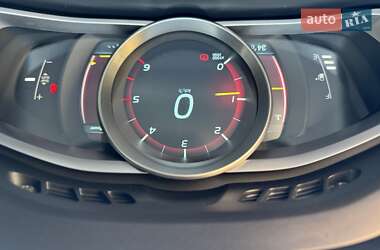 Хэтчбек Volvo V40 2013 в 