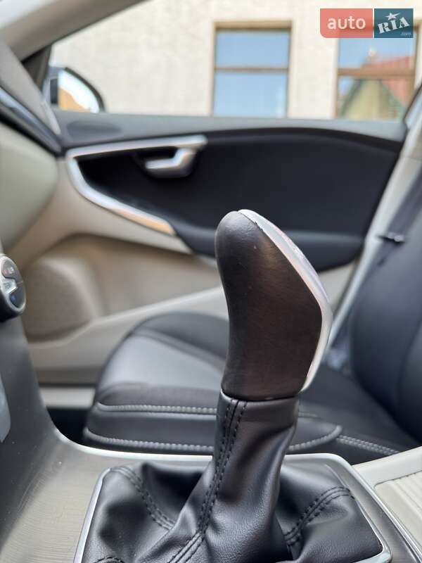 Хэтчбек Volvo V40 2013 в Стрые