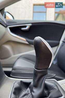 Хэтчбек Volvo V40 2013 в 