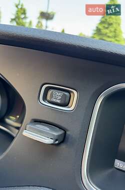 Хэтчбек Volvo V40 2013 в 