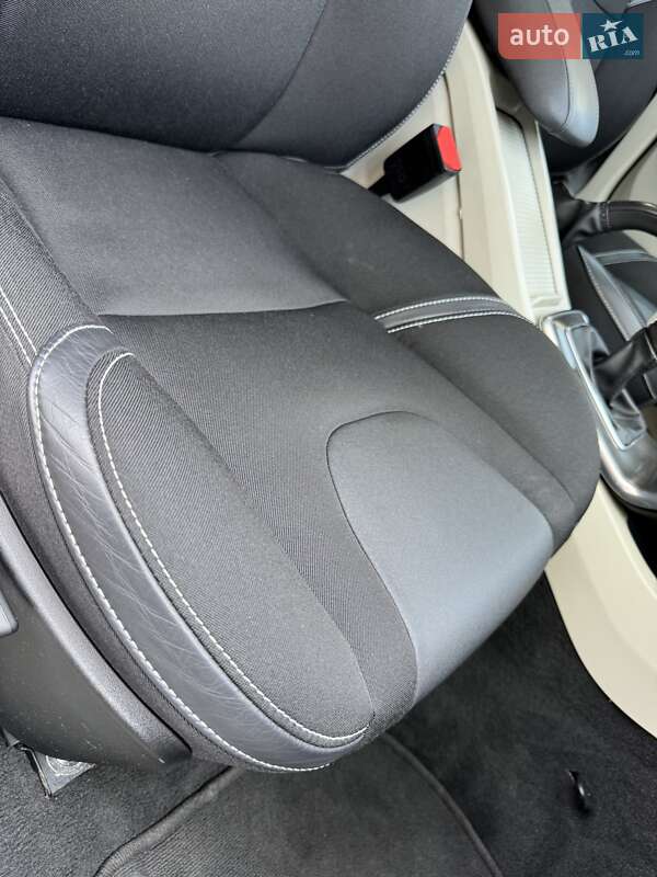 Хэтчбек Volvo V40 2013 в Стрые