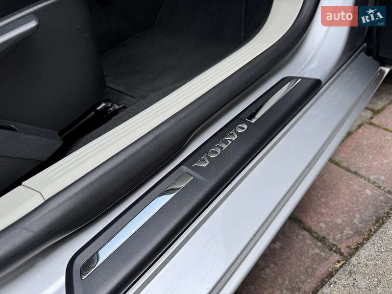 Хэтчбек Volvo V40 2013 в Стрые