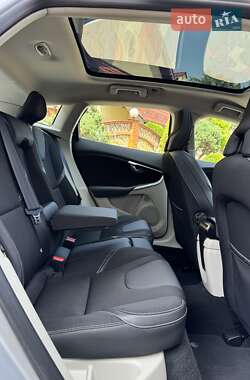 Хэтчбек Volvo V40 2013 в 