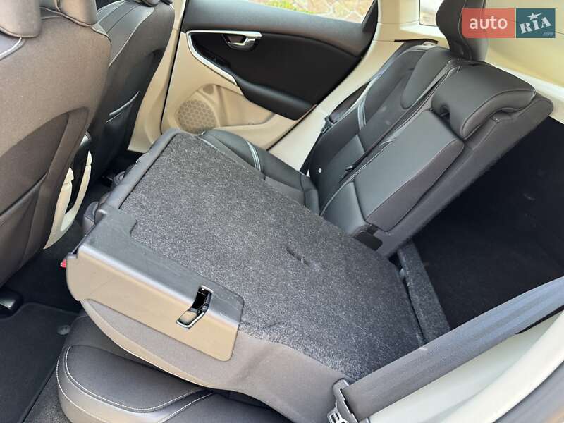 Хэтчбек Volvo V40 2013 в Стрые