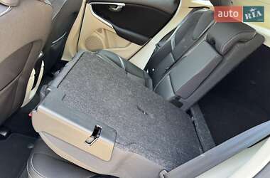 Хэтчбек Volvo V40 2013 в 