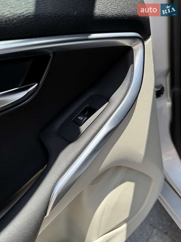 Хэтчбек Volvo V40 2013 в Стрые