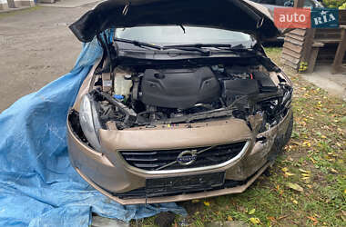 Volvo V40 2015