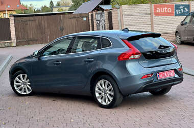 Хэтчбек Volvo V40 2013 в 