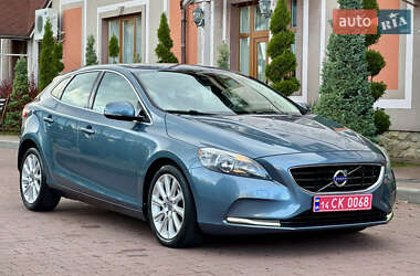 Хэтчбек Volvo V40 2013 в 