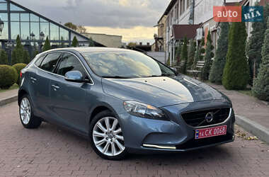 Хэтчбек Volvo V40 2013 в 