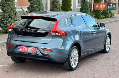 Хэтчбек Volvo V40 2013 в 