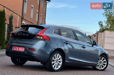 Хэтчбек Volvo V40 2013 в 
