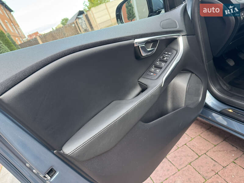 Хэтчбек Volvo V40 2013 в Стрые