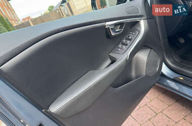 Хэтчбек Volvo V40 2013 в 