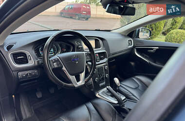 Хэтчбек Volvo V40 2013 в 