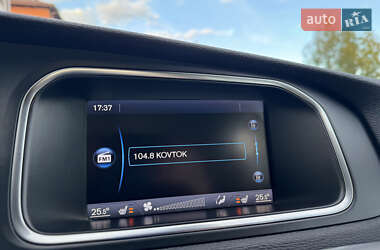 Хэтчбек Volvo V40 2013 в 