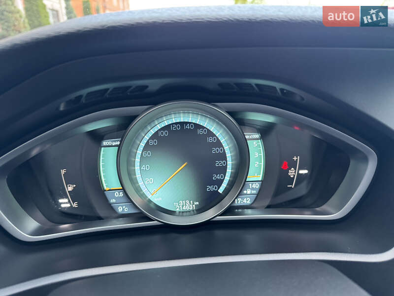 Хэтчбек Volvo V40 2013 в Стрые