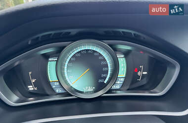 Хэтчбек Volvo V40 2013 в 