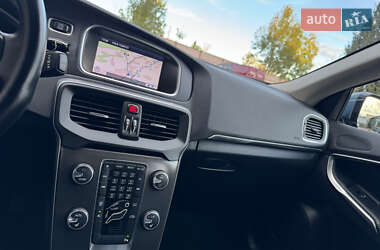 Хэтчбек Volvo V40 2013 в 