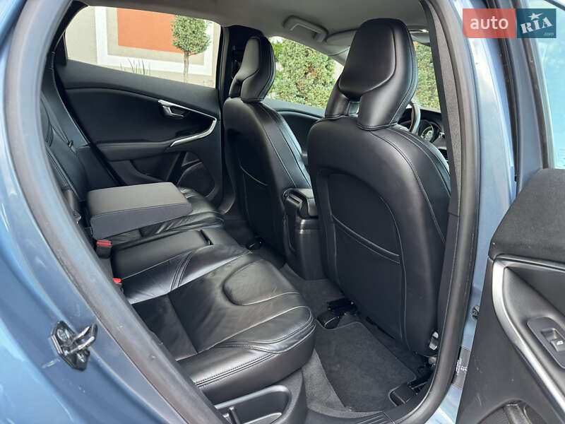 Хэтчбек Volvo V40 2013 в Стрые