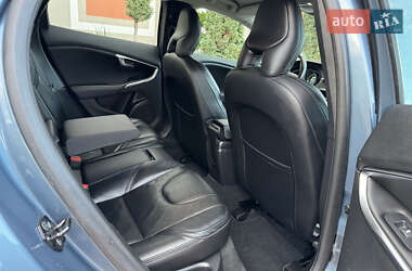 Хэтчбек Volvo V40 2013 в 