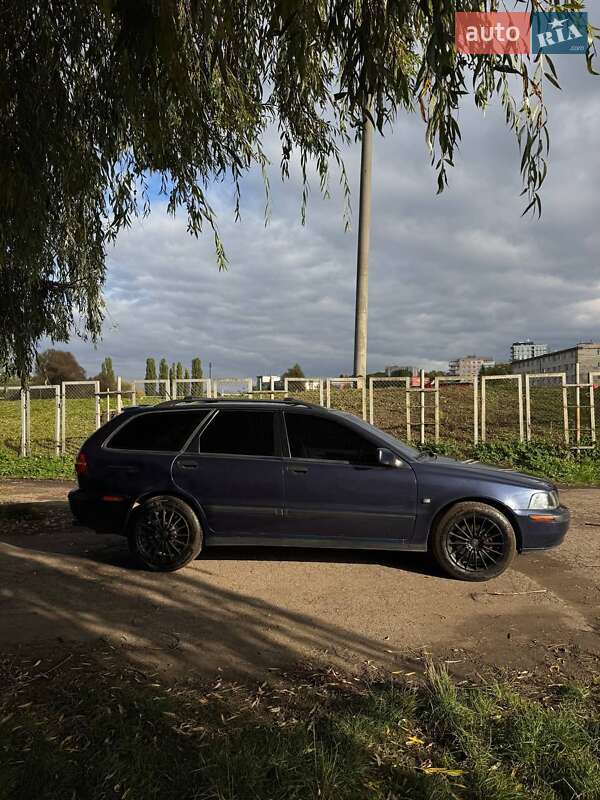 Универсал Volvo V40 2001 в Ровно