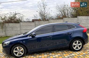 Хетчбек Volvo V40 2013 в 