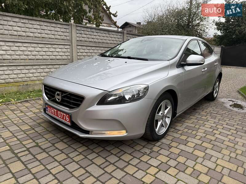 Хэтчбек Volvo V40 2014 в Луцке