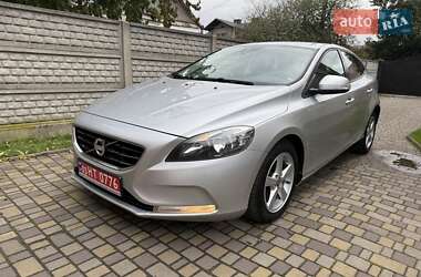 Хэтчбек Volvo V40 2014 в 