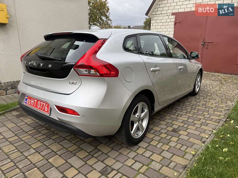 Хэтчбек Volvo V40 2014 в Луцке