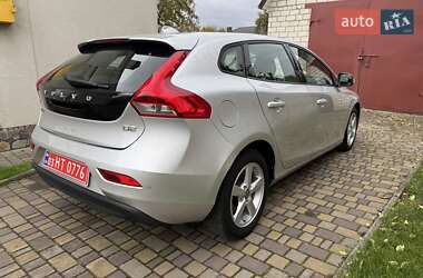 Хэтчбек Volvo V40 2014 в 