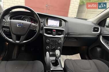 Хэтчбек Volvo V40 2014 в 