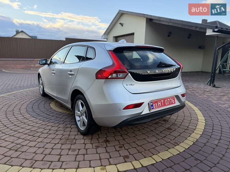 Хэтчбек Volvo V40 2014 в Луцке