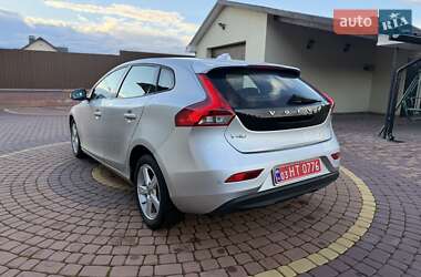 Хэтчбек Volvo V40 2014 в 