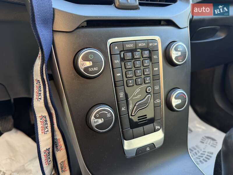 Хэтчбек Volvo V40 2014 в Луцке